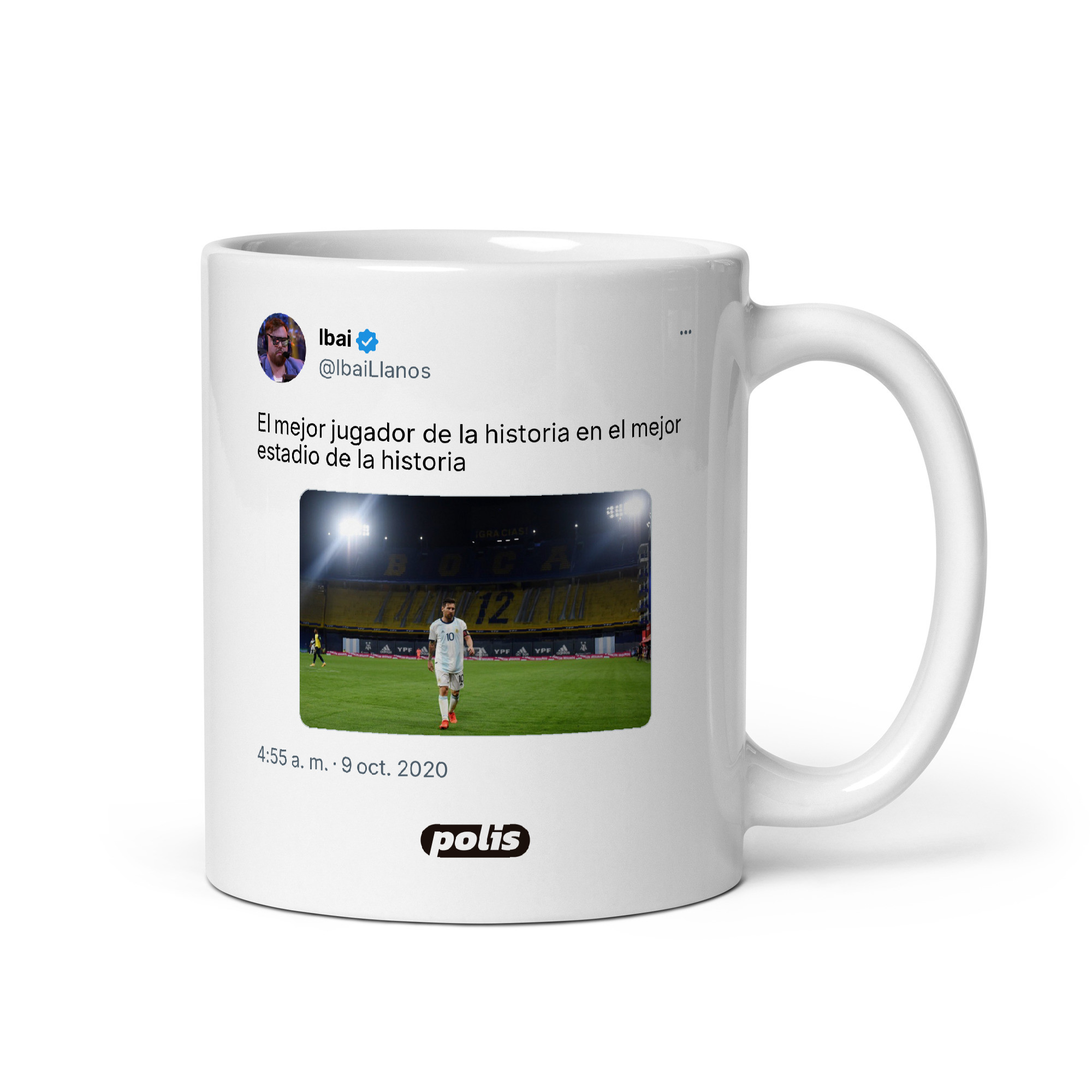 Taza blanca con el tuit de @IbaiLlanos: «El mejor jugador de la historia en el mejor estadio de la historia»
